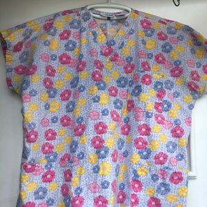 Scrub top Size L womens